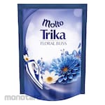 Molto Pelicin dan Pewangi Pakaian Trika Biru