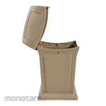 Rubbermaid Ranger Container With Doors Dustbin (Tempat Sampah / Tong Sampah)