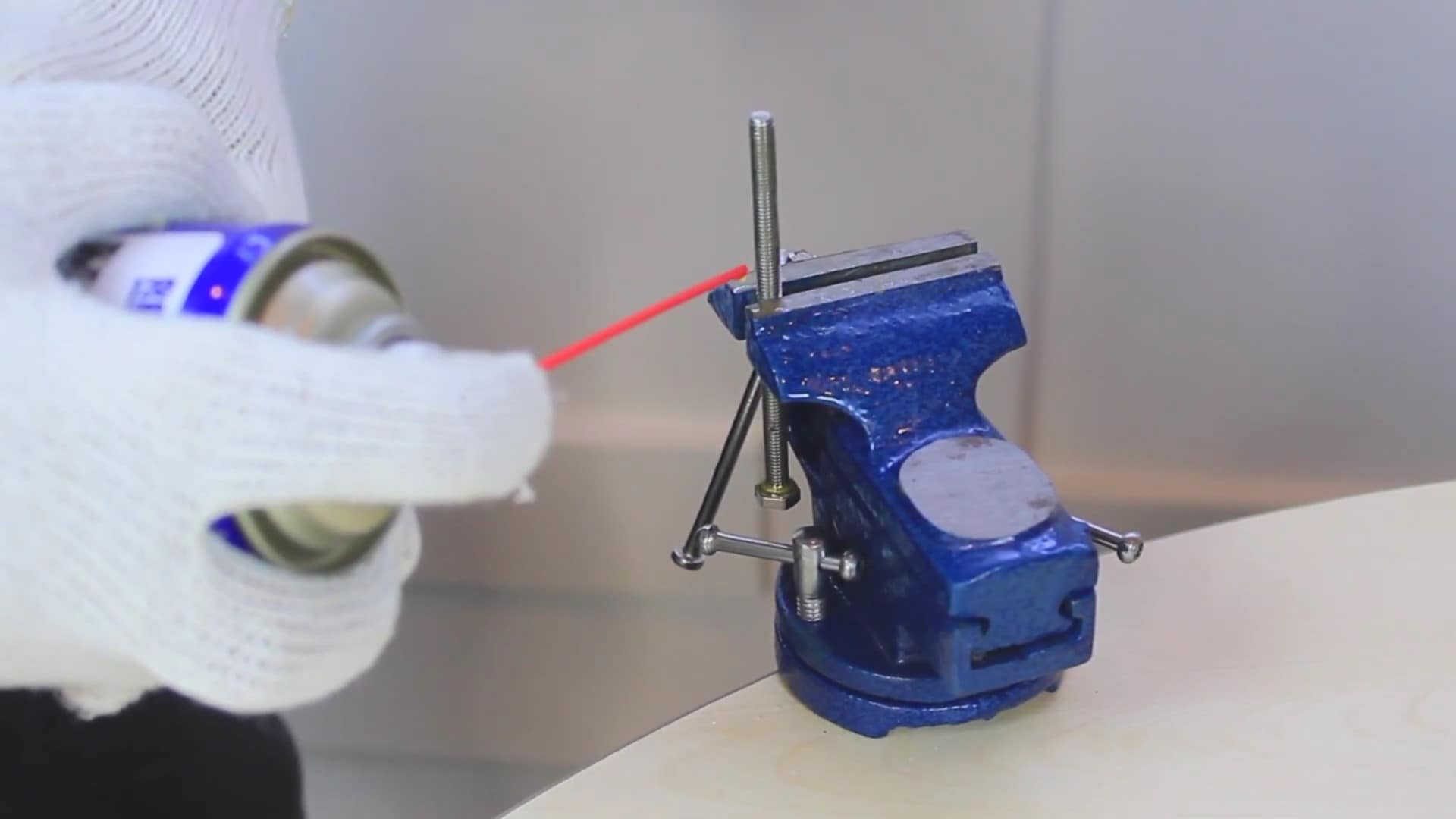 Cara Melepaskan Sekrup Rusak dengan Praktis dan Membuat Ulir Baut yang Presisi