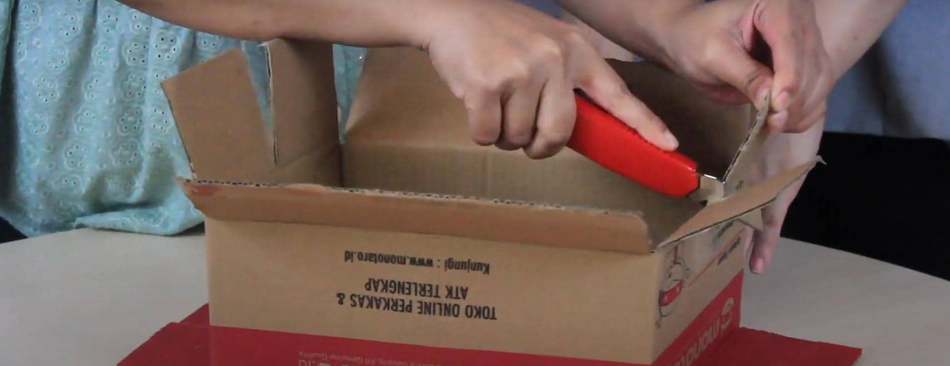 Cara Packing Barang Menggunakan Kardus yang Lebih Kecil