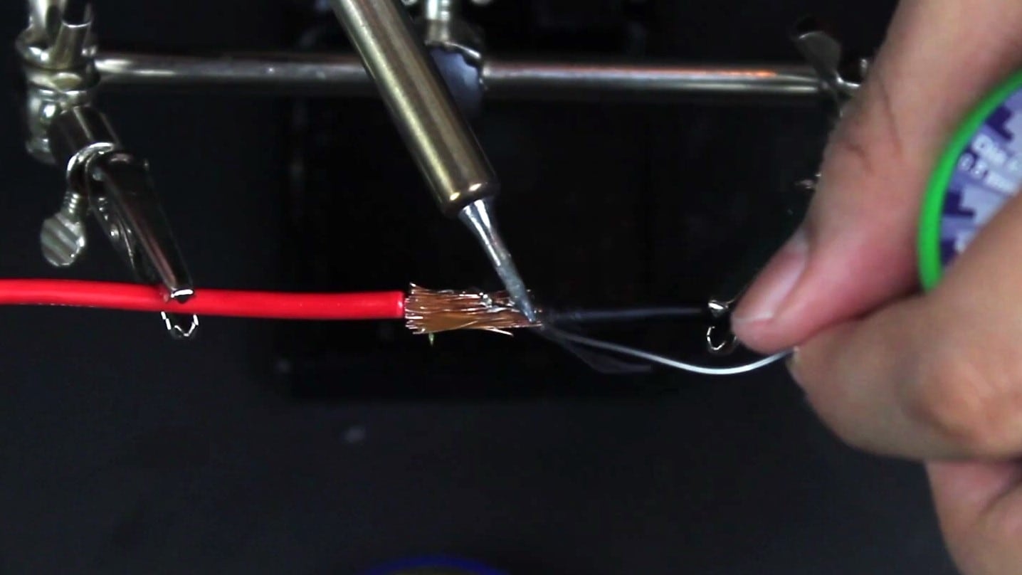 Cara Mudah Menyolder atau Soldering Untuk Pemula